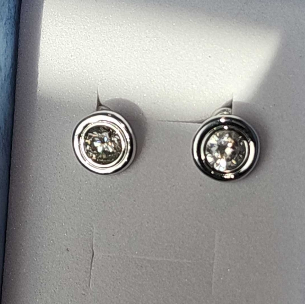 Earrings, silver tone, CZ, bezel set